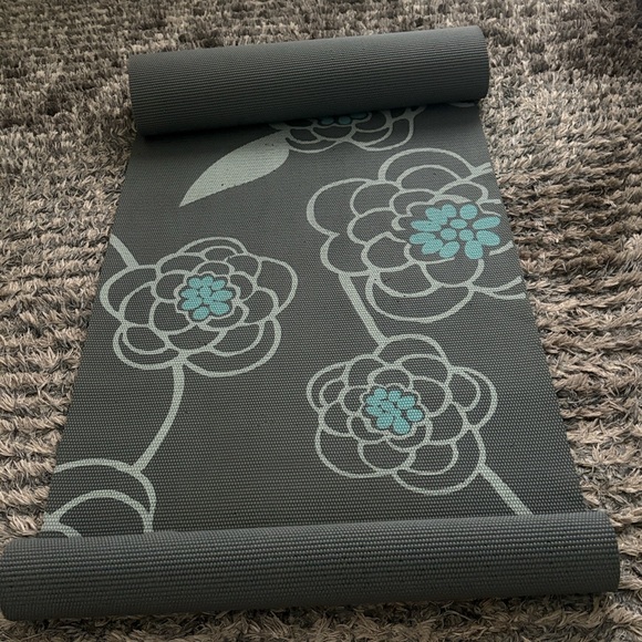 New! Undyed Handmade Organic Yoga Mat Bag with Gifts - GAIAM Mat & Mat Strap - Picture 5 of 7